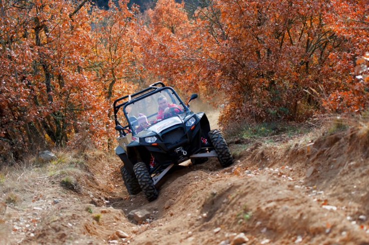 4x4_polaris_franchissement_Auvergne_autonme